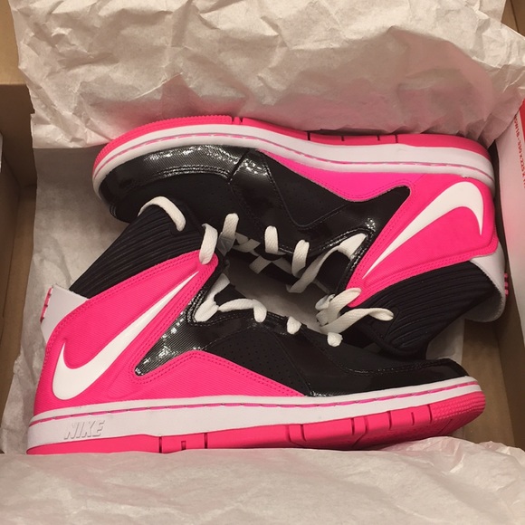 Nike Girls Basketball Shoes - Picture 8 of 8